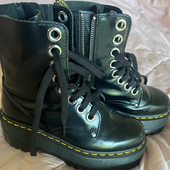 Dr. Marten Jadon Max - Picture 2 of 4